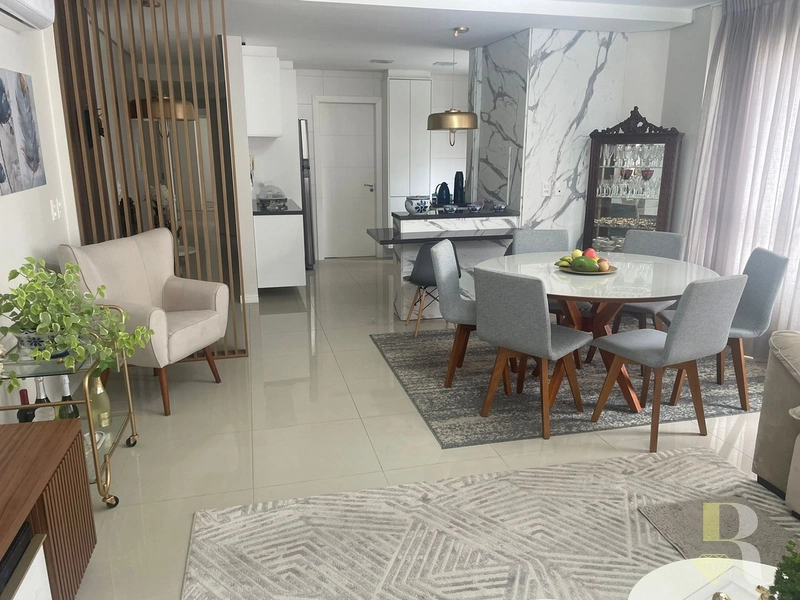 Apartamento de 3 dormitórios Leste/Norte com vista para o mar: 2ª foto da galeria de imagens do imóvel