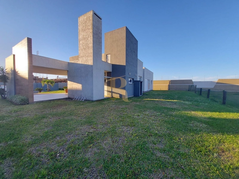 Casa condomínio com psicina: 31ª foto da galeria de imagens do imóvel