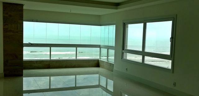 BÉLISSIMO APARTAMENTO BEIRA-MAR.: 2ª foto da galeria de imagens do imóvel