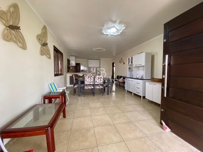 CASA EM ATLÂNTIDA SUL: 2ª foto da galeria de imagens do imóvel