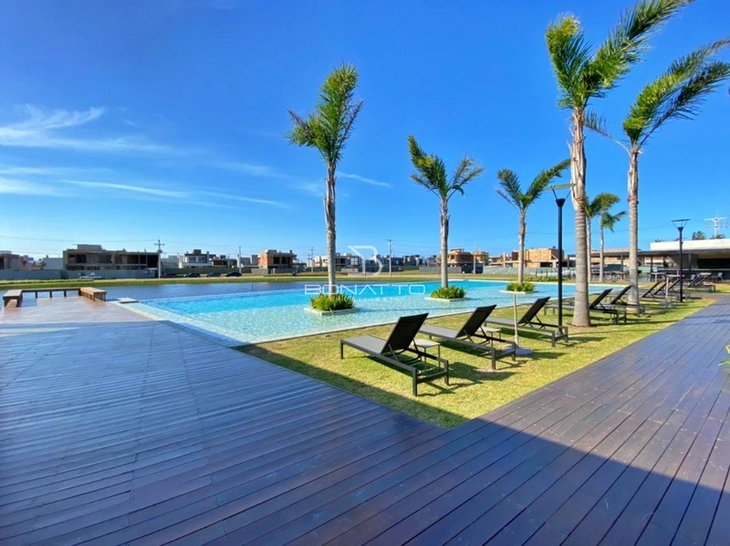 Lote Beira Lago: 1ª foto da galeria de imagens do imóvel