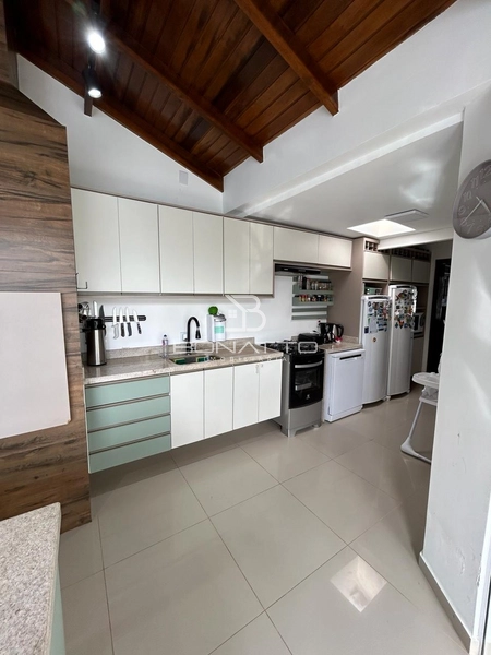 Casa com piscina: 4ª foto da galeria de imagens do imóvel