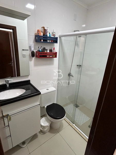 Casa com piscina: 3ª foto da galeria de imagens do imóvel