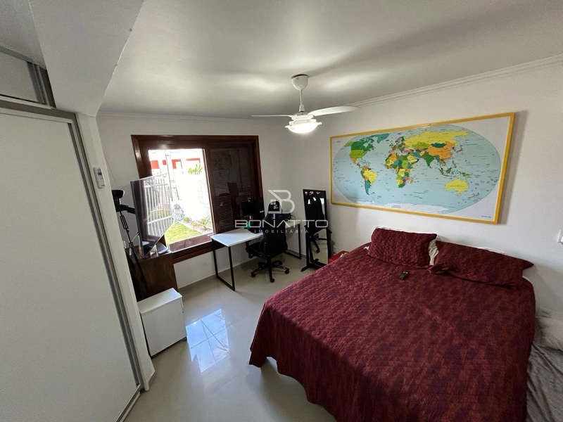 Casa com piscina: 18ª foto da galeria de imagens do imóvel