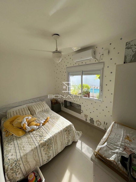 Casa com piscina: 1ª foto da galeria de imagens do imóvel