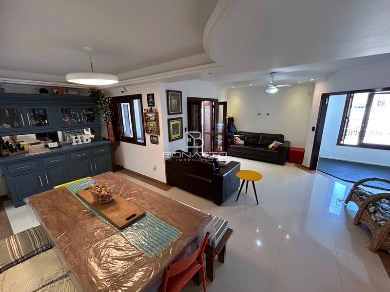 Casa com piscina: 17ª foto da galeria de imagens do imóvel