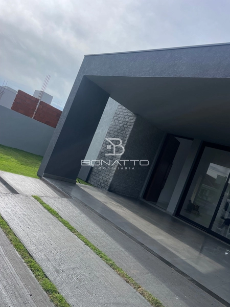 Casa de Alto Padrão: 2ª foto da galeria de imagens do imóvel