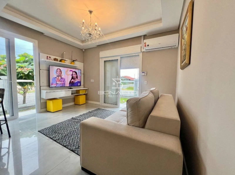 Casa à venda  em Atlântida Sul, com 3 dormitórios, frente leste: 8ª foto da galeria de imagens do imóvel
