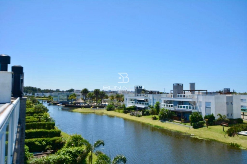 Duplex beira lago: 27ª foto da galeria de imagens do imóvel