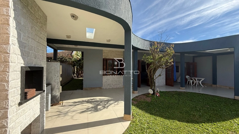 Casa a venda em Atlântida Sul 250 m da beira mar: 2ª foto da galeria de imagens do imóvel