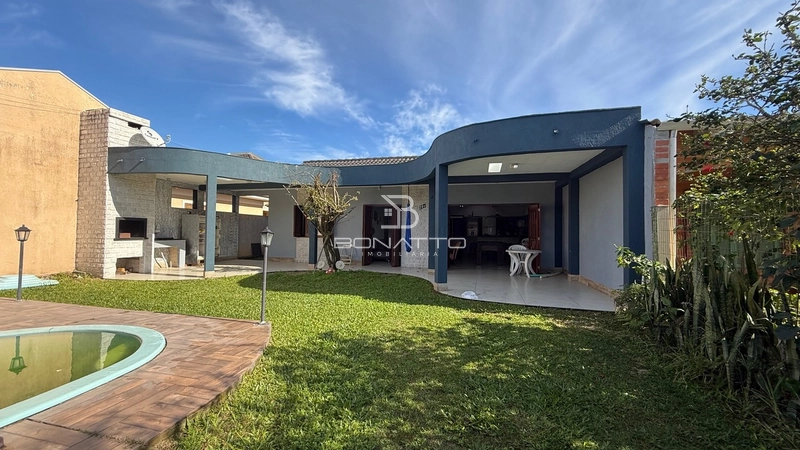 Casa a venda em Atlântida Sul 250 m da beira mar: 1ª foto da galeria de imagens do imóvel