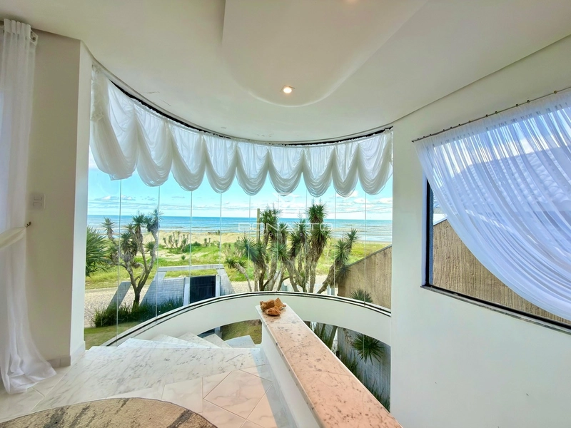 Casa na beira mar: 5ª foto da galeria de imagens do imóvel