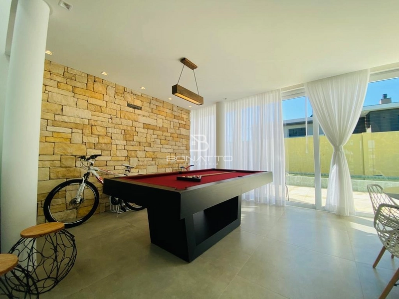 Sobrado com piscina: 4ª foto da galeria de imagens do imóvel