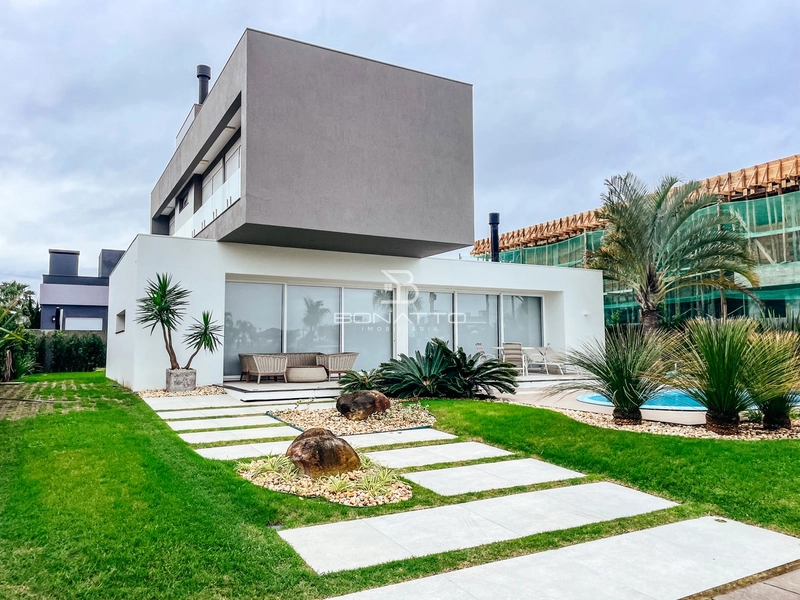 Sobrado com Design Contemporâneo: 2ª foto da galeria de imagens do imóvel