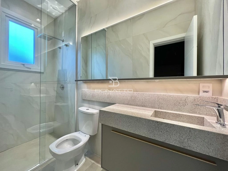 Casa no condomínio Costa Serena, mobiliada e decorada, beira lago: 17ª foto da galeria de imagens do imóvel