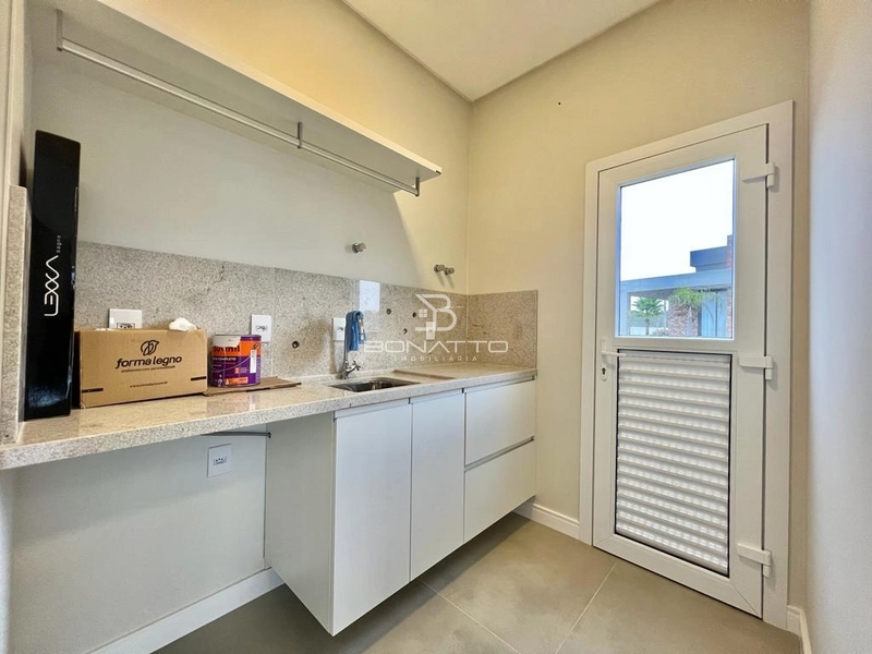 Casa no condomínio Costa Serena, mobiliada e decorada, beira lago: 1ª foto da galeria de imagens do imóvel