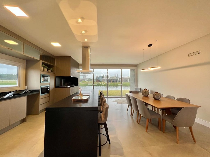 Casa no condomínio Costa Serena, mobiliada e decorada, beira lago: 18ª foto da galeria de imagens do imóvel