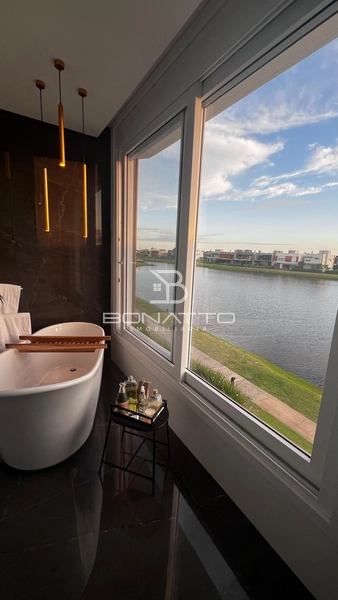 Casa Espetacular Beira Lago: 34ª foto da galeria de imagens do imóvel