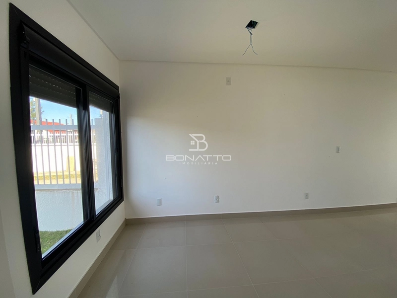 Geminado frente Leste: 1ª foto da galeria de imagens do imóvel