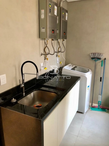 Casa à venda com 5 dormitórios beira lago: 3ª foto da galeria de imagens do imóvel