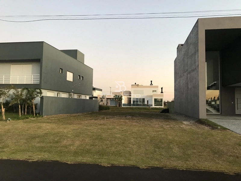 Lote à venda: 3ª foto da galeria de imagens do imóvel
