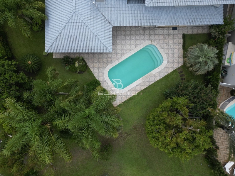 Casa à venda com 4 suites: 6ª foto da galeria de imagens do imóvel