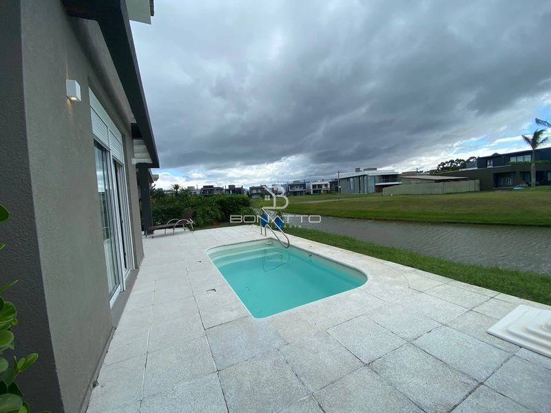 Casa Térrea Beira Lago: 1ª foto da galeria de imagens do imóvel