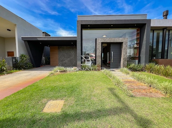 Casa térrea com Piscina: 35ª foto da galeria de imagens do imóvel