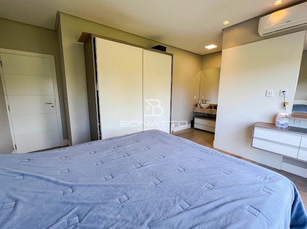 Casa térrea com Piscina: 1ª foto da galeria de imagens do imóvel