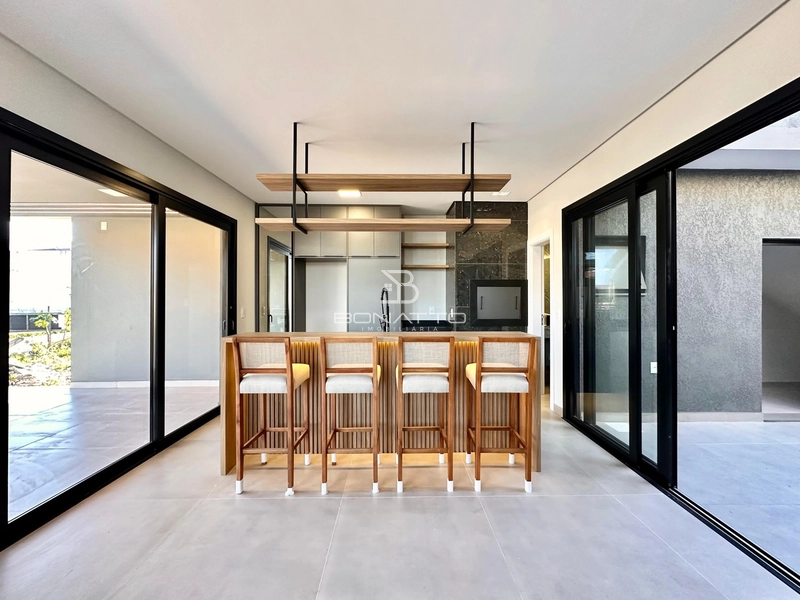 Casa alto padrão com terraço e piscina: 10ª foto da galeria de imagens do imóvel