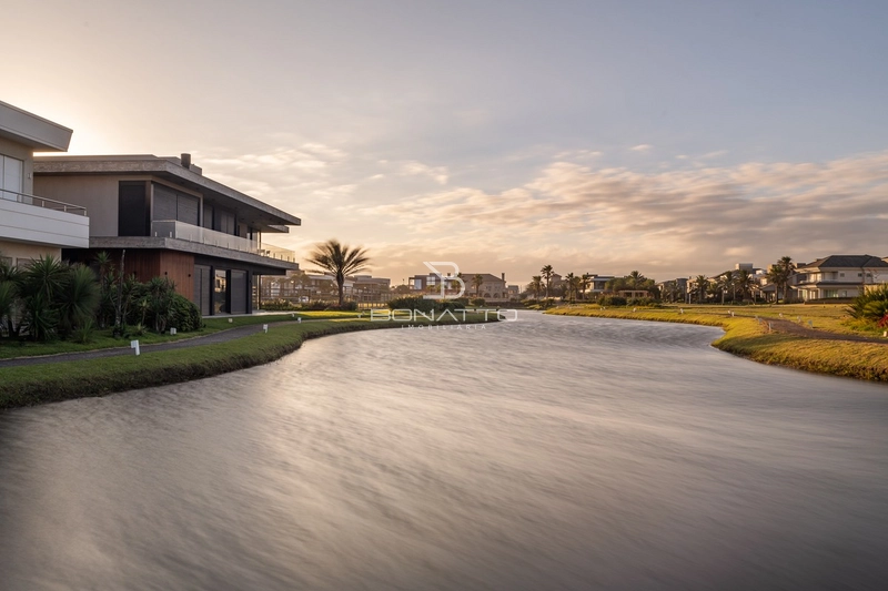 Terreno a venda beira lago no Condominio Playa Vista: 1ª foto da galeria de imagens do imóvel