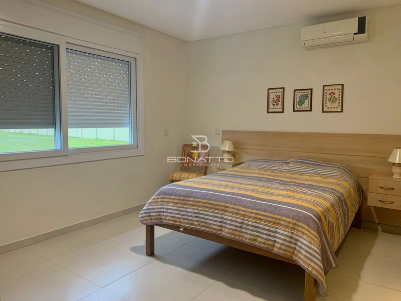 Casa à venda com 4 suites: 4ª foto da galeria de imagens do imóvel