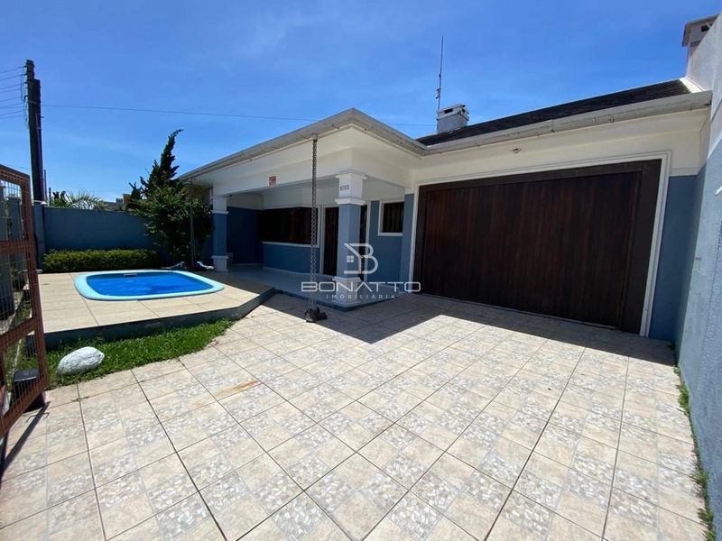 Casa em Atlântida Sul: 2ª foto da galeria de imagens do imóvel