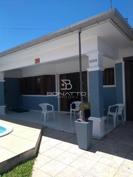 Casa em Atlântida Sul: 3ª foto da galeria de imagens do imóvel