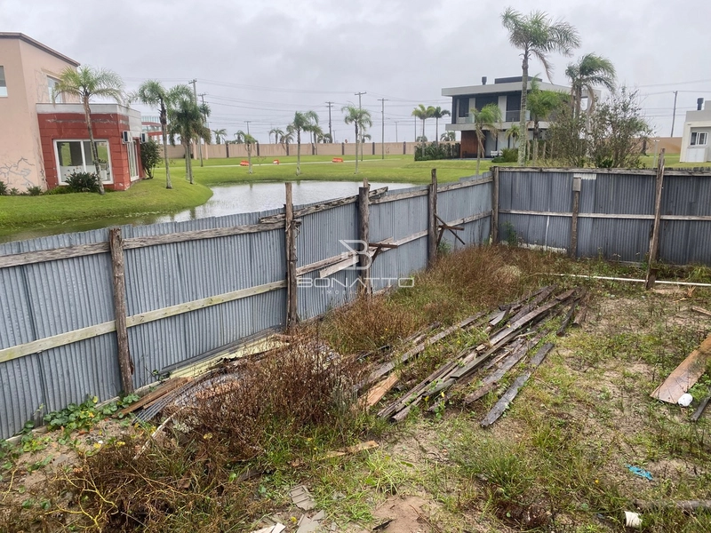 Casa beira lago em construção: 2ª foto da galeria de imagens do imóvel