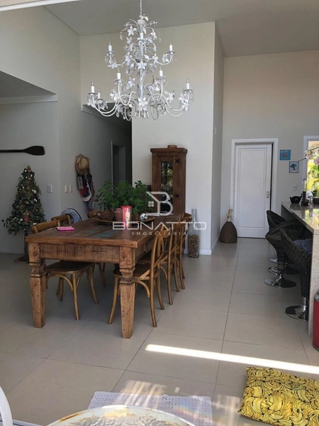 Linda Casa em Condomínio Beira Mar: 4ª foto da galeria de imagens do imóvel