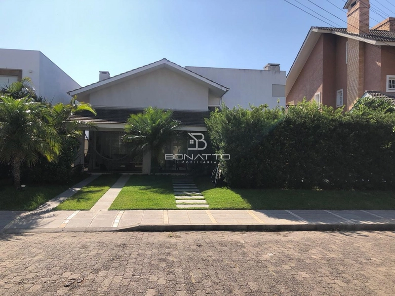 Linda Casa em Condomínio Beira Mar: 1ª foto da galeria de imagens do imóvel