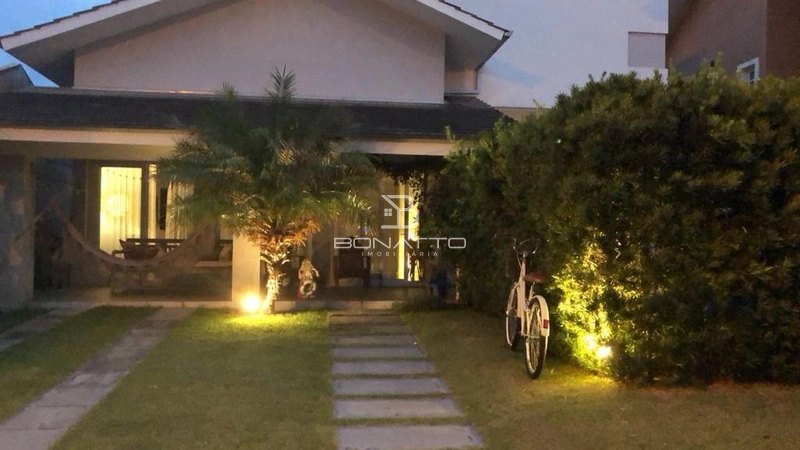 Linda Casa em Condomínio Beira Mar: 3ª foto da galeria de imagens do imóvel