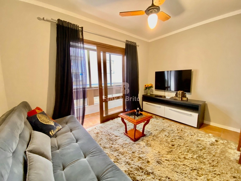 AMPLO DORMITÓRIO NA QUADRA DO MAR.: 1ª foto da galeria de imagens do imóvel