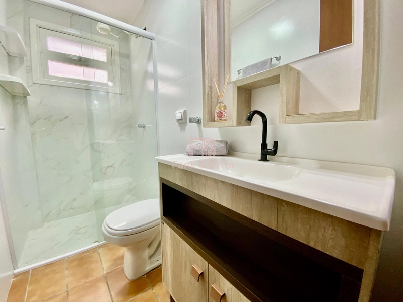 AMPLO DORMITÓRIO NA QUADRA DO MAR.: 10ª foto da galeria de imagens do imóvel