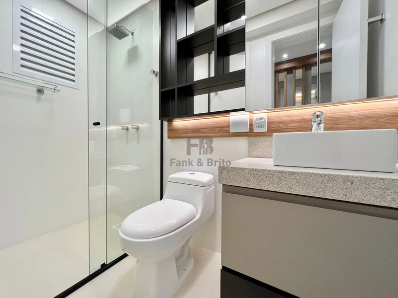 ENTRE A AV. UBIRAJARA E DIVISA DE ATLÂNTIDA, UMA QUADRA DO MAR!: 15ª foto da galeria de imagens do imóvel