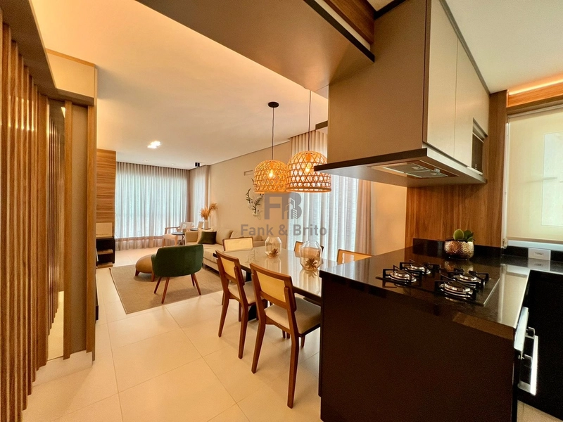 ENTRE A AV. UBIRAJARA E DIVISA DE ATLÂNTIDA, UMA QUADRA DO MAR!: 1ª foto da galeria de imagens do imóvel