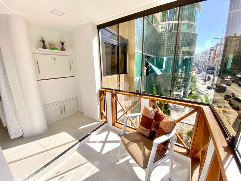 APARTAMENTO DE FRENTE COM SACADA SEPARADA NO CENTRO: 7ª foto da galeria de imagens do imóvel