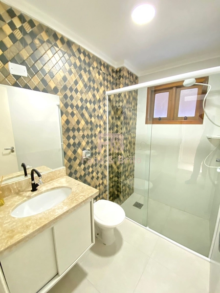 APARTAMENTO DE FRENTE COM SACADA SEPARADA NO CENTRO: 14ª foto da galeria de imagens do imóvel