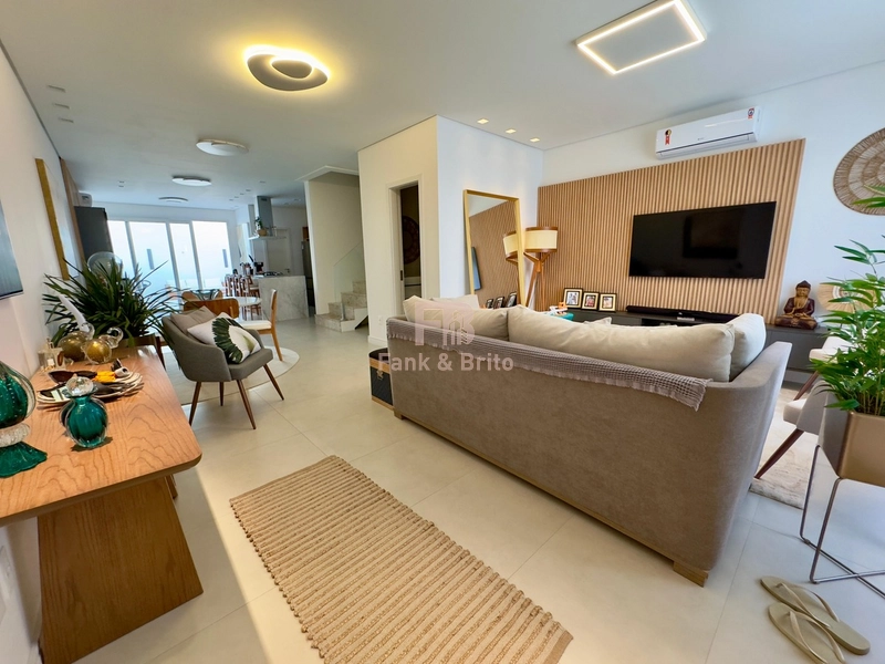 SOBRADO EM CONDOMÍNIO, MOBILIADO E DECORADO!: 3ª foto da galeria de imagens do imóvel