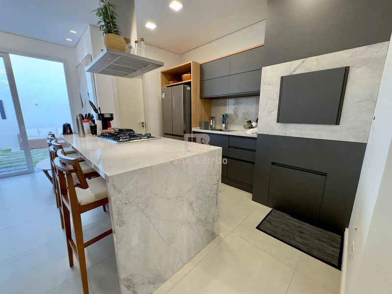 SOBRADO EM CONDOMÍNIO, MOBILIADO E DECORADO!: 10ª foto da galeria de imagens do imóvel