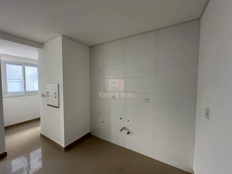 Apartamento vazio 2 dormitórios com suíte em excelente localização!: 2ª foto da galeria de imagens do imóvel