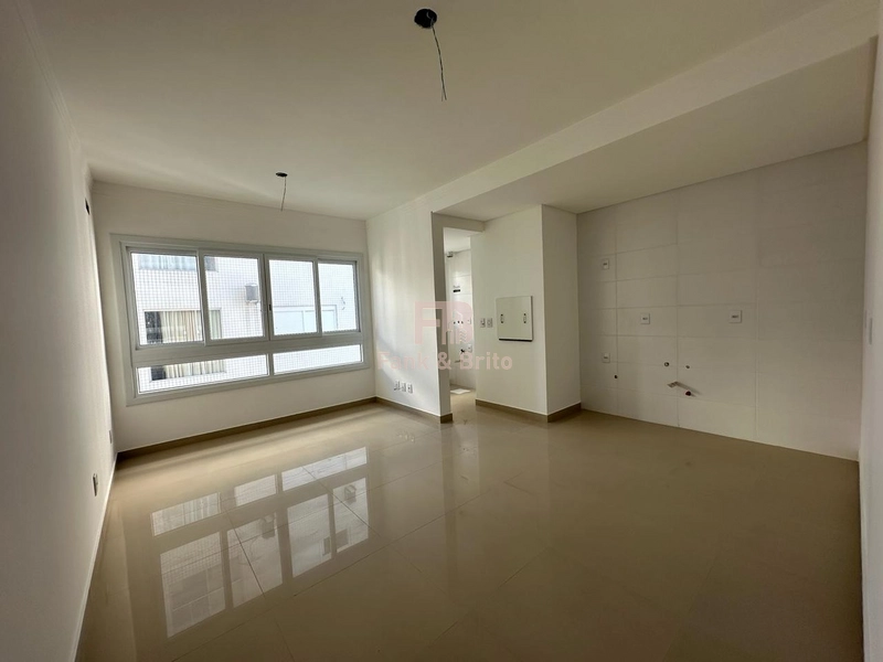 Apartamento vazio 2 dormitórios com suíte em excelente localização!: 1ª foto da galeria de imagens do imóvel