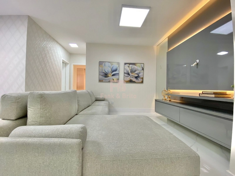 Apartamento a 2 quadras do mar.: 1ª foto da galeria de imagens do imóvel