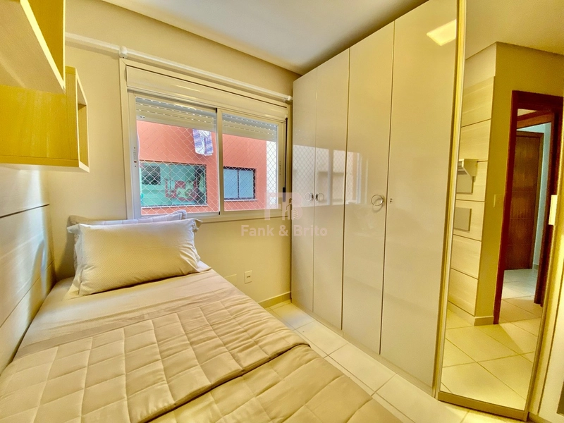 02 DORMITÓRIOS DE FRENTE COM VISTA PRAÇA.: 19ª foto da galeria de imagens do imóvel